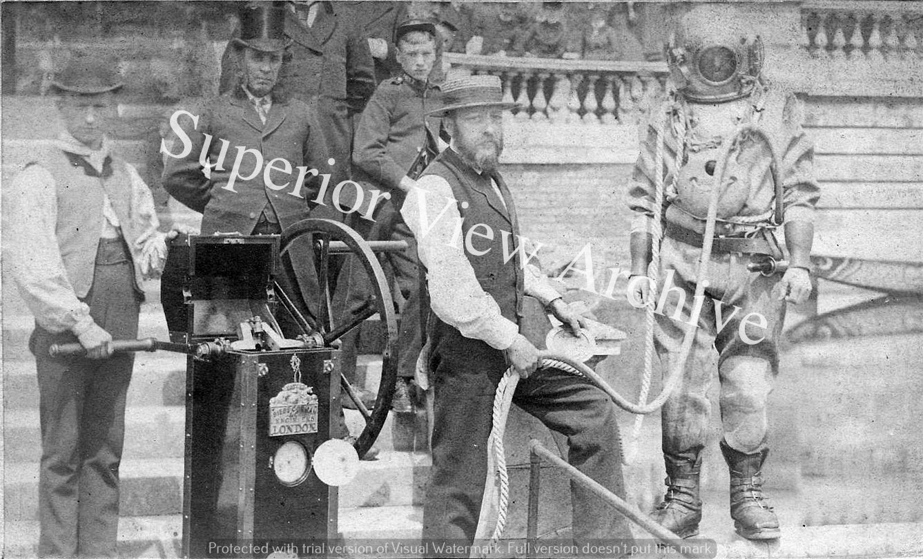 Vintage Hard Helmet Diver Hand Crank Air Supply Deep Diving Suit 1880 London