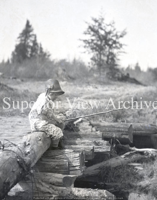 Vintage Little Girl Big Hat Fishing Crooked Fish Pole Sitting On Log