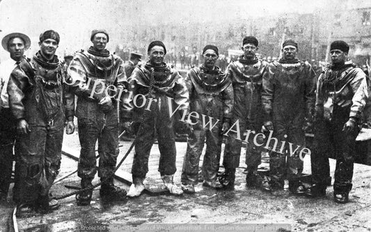 Hard Helmet Divers Wreck of the Eastland Chicago 1915