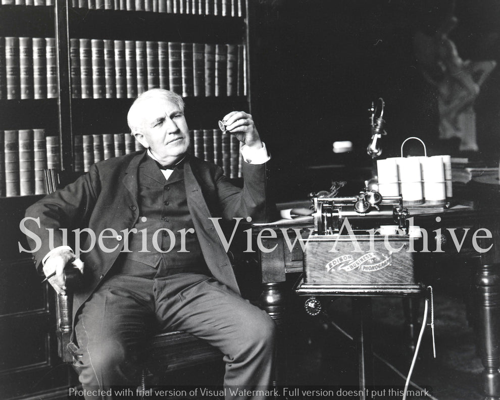 Thomas Edison With His Edison Phonograph Electric Light Bulb Edison Li ...