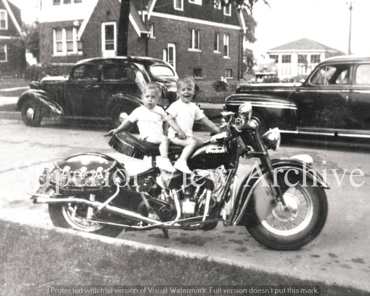Twins On 1946 Indian Motorcycle Saddle Bags Fringe Leather Seat Dearborn MI