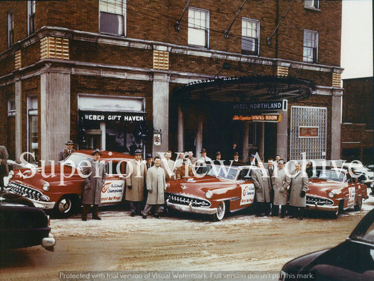 Detroit Red Wings Outside Hotel Northland