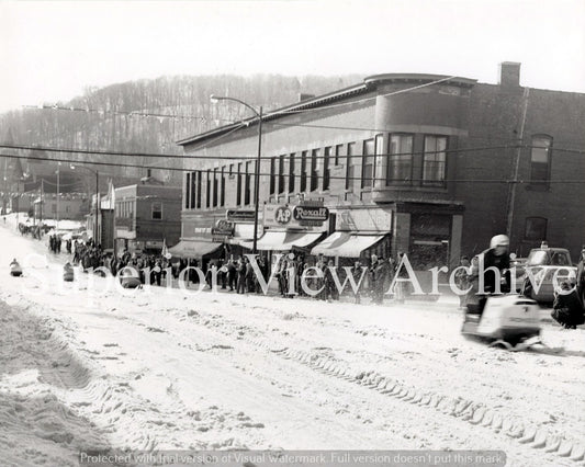 Snowmobile Street Race